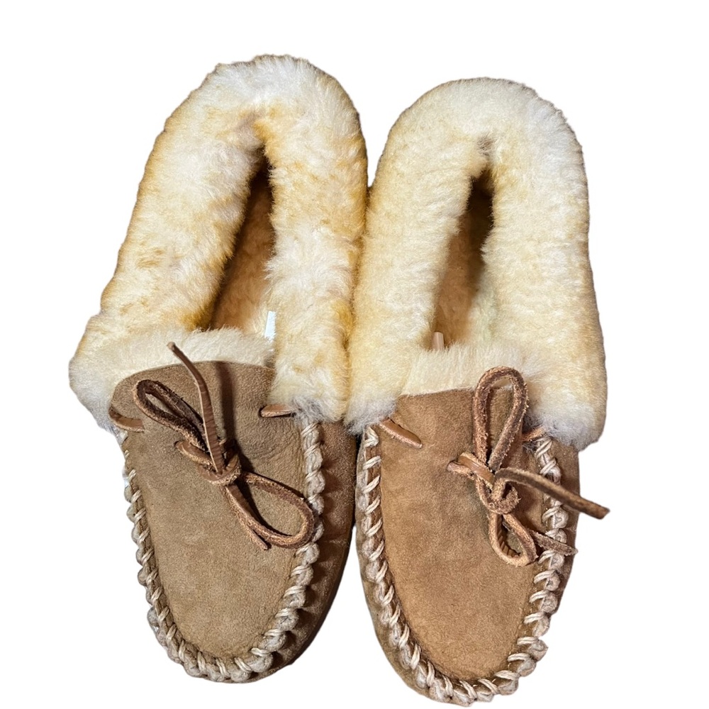 SOLD L.L. Bean Wicked Good Lamb Fur Lined Leather Moccasins Camel Tan Women’s - Picture 3 of 10